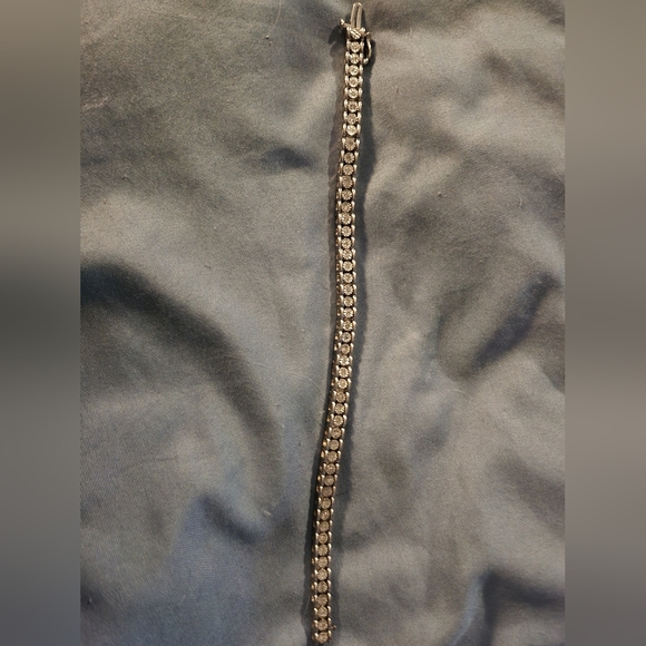 tennis bracelet - Picture 3 of 4